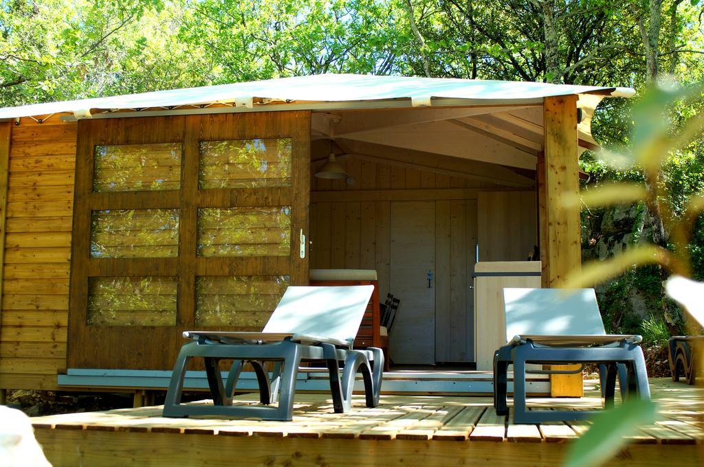 Cabanes Lodges Le Serviere 발라주크 외부 사진